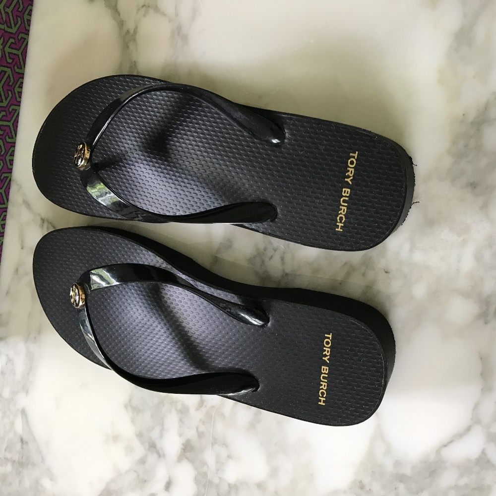 TORY BURCH WEDGE FLIP FLOPS NWT/ Size 9